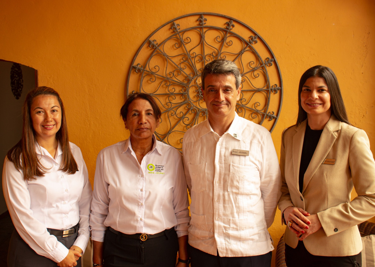 4. Yeine Duru00e1n, Maru00eda Josefina Paulino, Josu00e9 Hernu00e1ndez y Maricarmen Desangles.