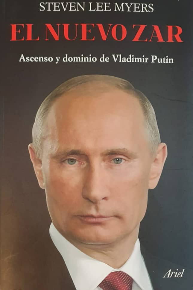 Foto montaje de la cara de vladu00edmir putin con traje y corbata 2d141bd8