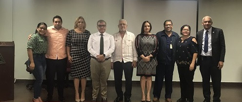 Directivos del CONAREM con las autoridades del CMD.