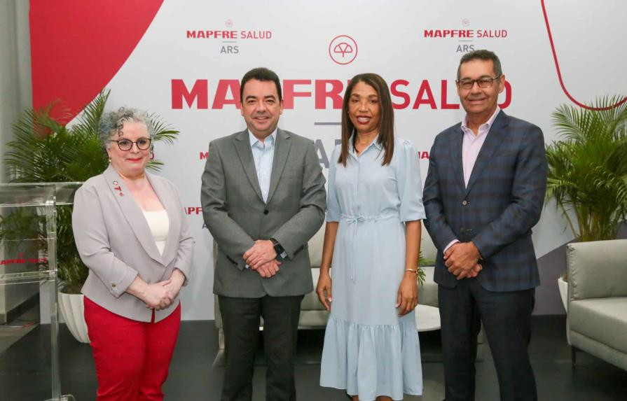 Principal dra maria rodriguez dr andres mejia dra melanea encarnacion y dr jaime herrera 9e961f15 focus min0.02 0.38 895 573