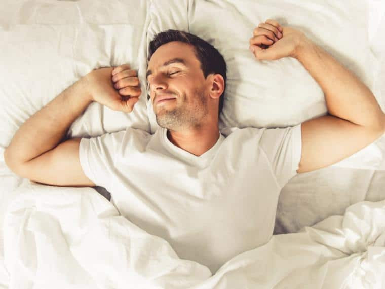 Buena postura para dormir gorricho