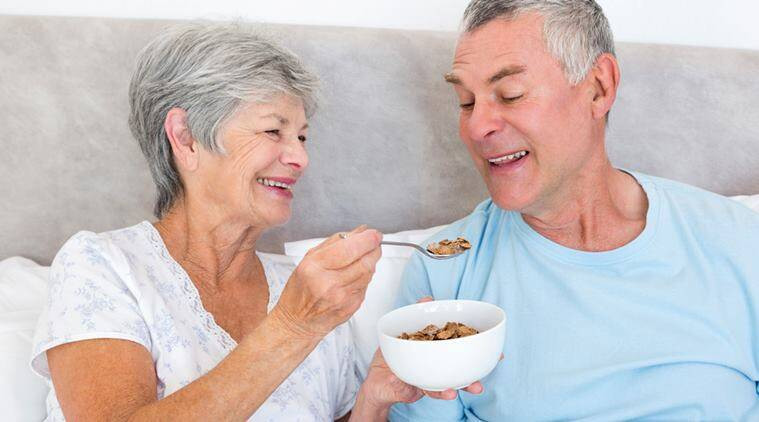 Married couple eating thinkstock 2