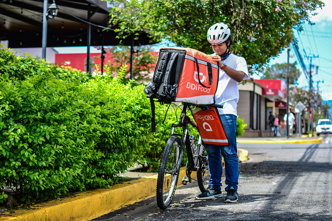 Dueu00f1os de bicicletas, automu00f3viles y motores pueden descargar y usar la app DiDi Repartidor