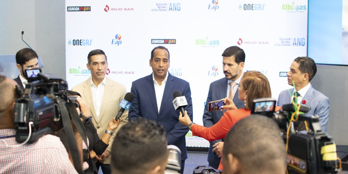 AGN 1140x570