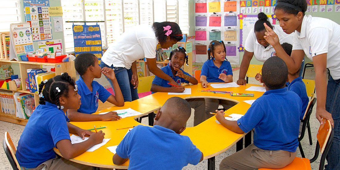 Escuela clases presenciales rd 1140x570