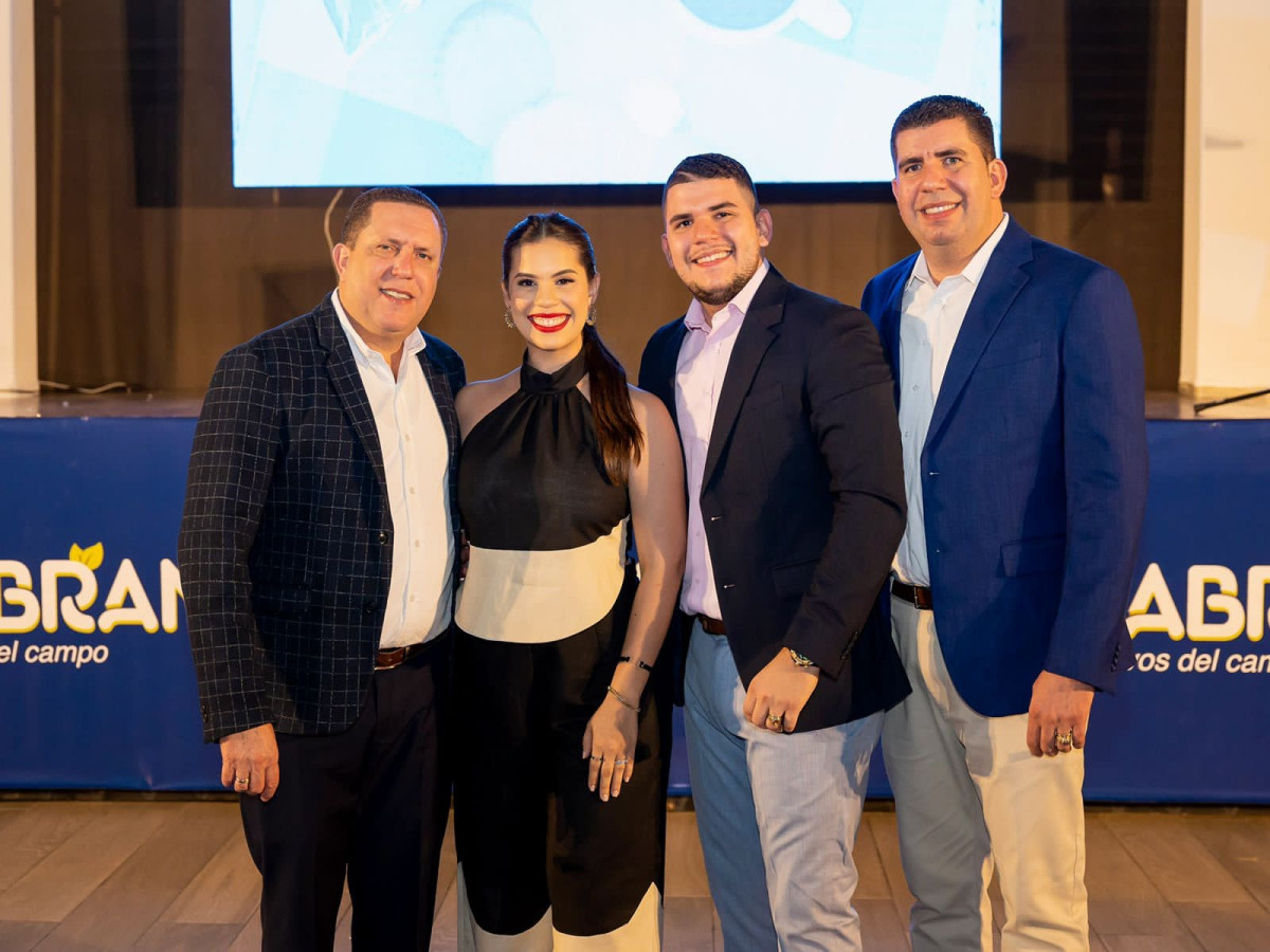 1. Oscar, Oscarina, Emmanuel y Luis Ruiz.