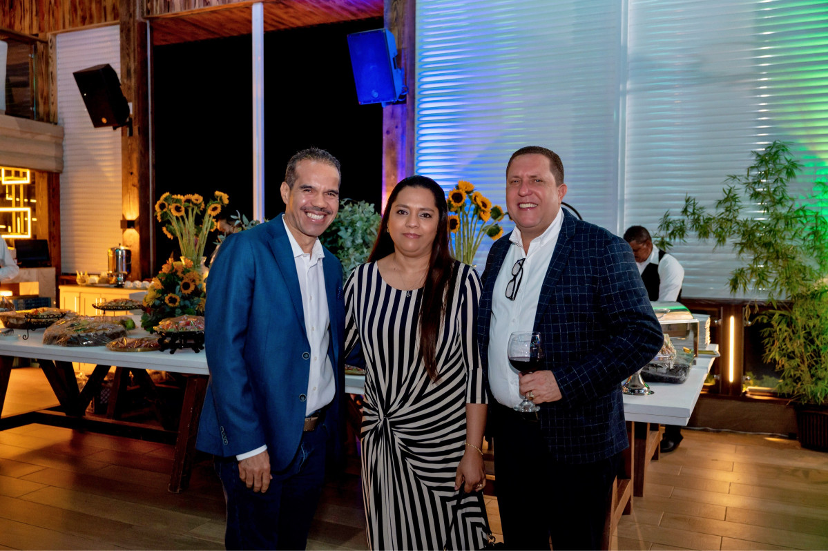 3 César Quezada, Elva de Quezada y Oscar Ruiz.