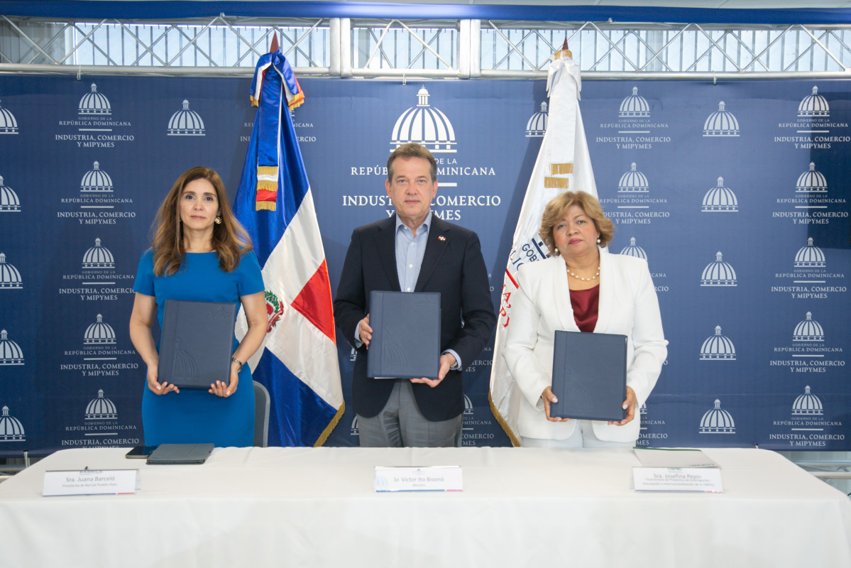 Foto firma de proyecto de desarrollo de proveedores (1)