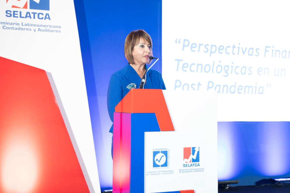 Rosanna Ruiz Presidenta de la ABA