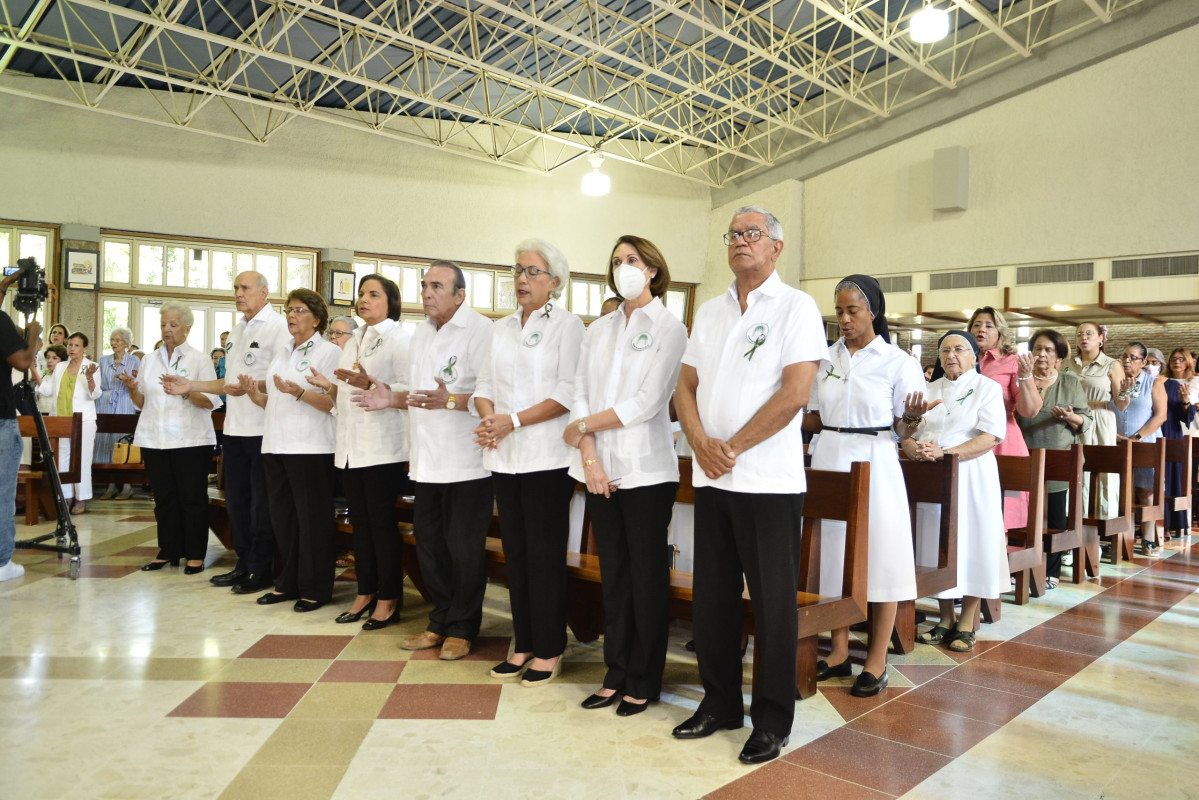 Junta Directiva durante la misa de accion de gracias scaled