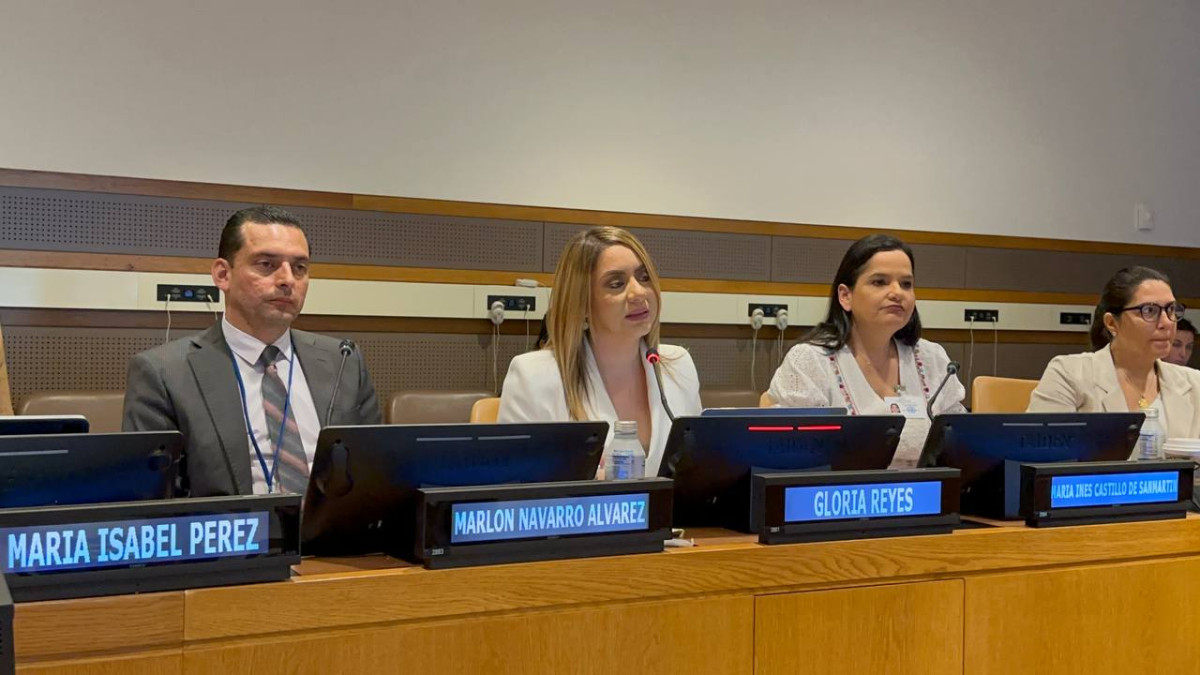 La funcionaria mostro ejemplos de ejecutorias de politicas publicas concretas que han beneficiado a un millon y medio de familias motivando al logro de varios de los ODS 1