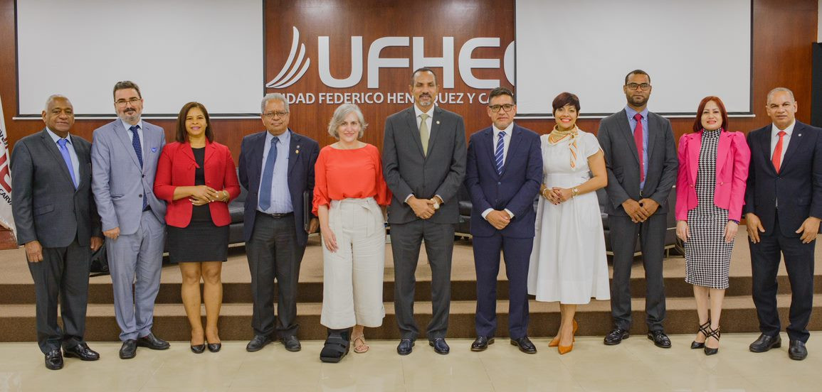 Parte de los academicos que asistieron a la actividad