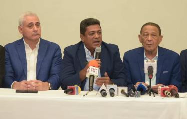 Junior santos se va del prd b20de699 focus 0 0 375 240