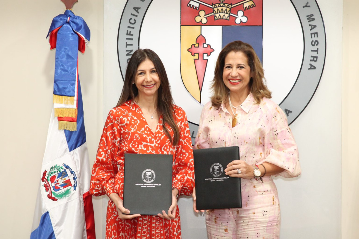 Lynette Castillo y Mercedes Capellan 1536x1023