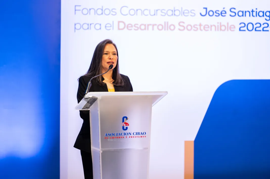 Yara Hernandez gerente de Comunicaciones y Sostenibilidad de ACAP noviembre 2023 scaled
