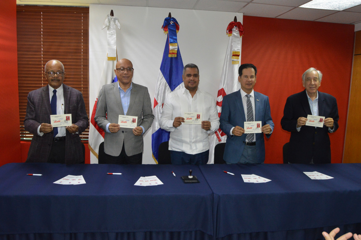 Oscar Pared, Juan Miguel Madera, Erick Guzmu00e1n, Juan Josu00e9 Alorda y Pedro Garcu00eda Troncoso. 