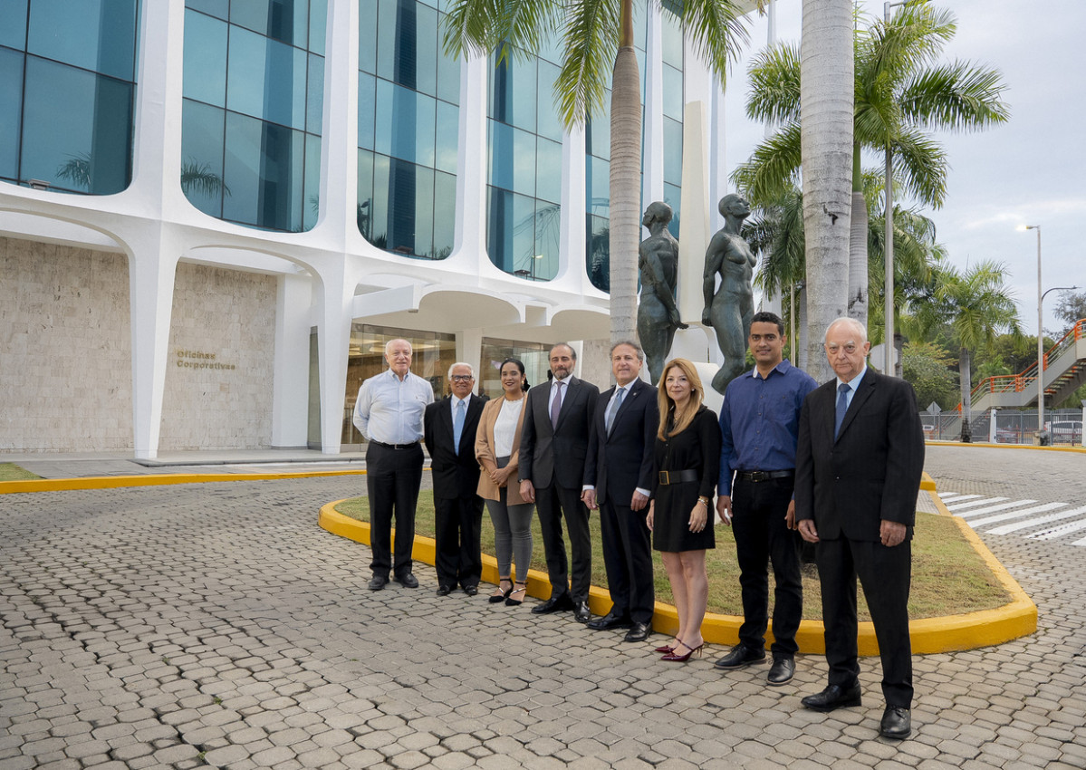 01 Principal   Pedro Esteva, Luis Lou0301pez, Elsa Cau0301ceres, Lawrence Hazoury, Gustavo Ariza, Mou0301nica Armanteros, Reneu0301 Guzmau0301n y Marcelino Fernau0301ndez (1)