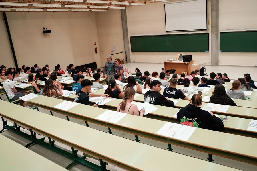 Universitarios trabajo (1)