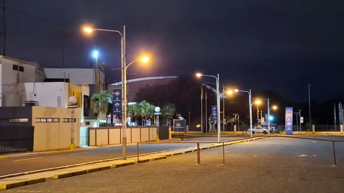 Iluminacion Estadio Cibao 1