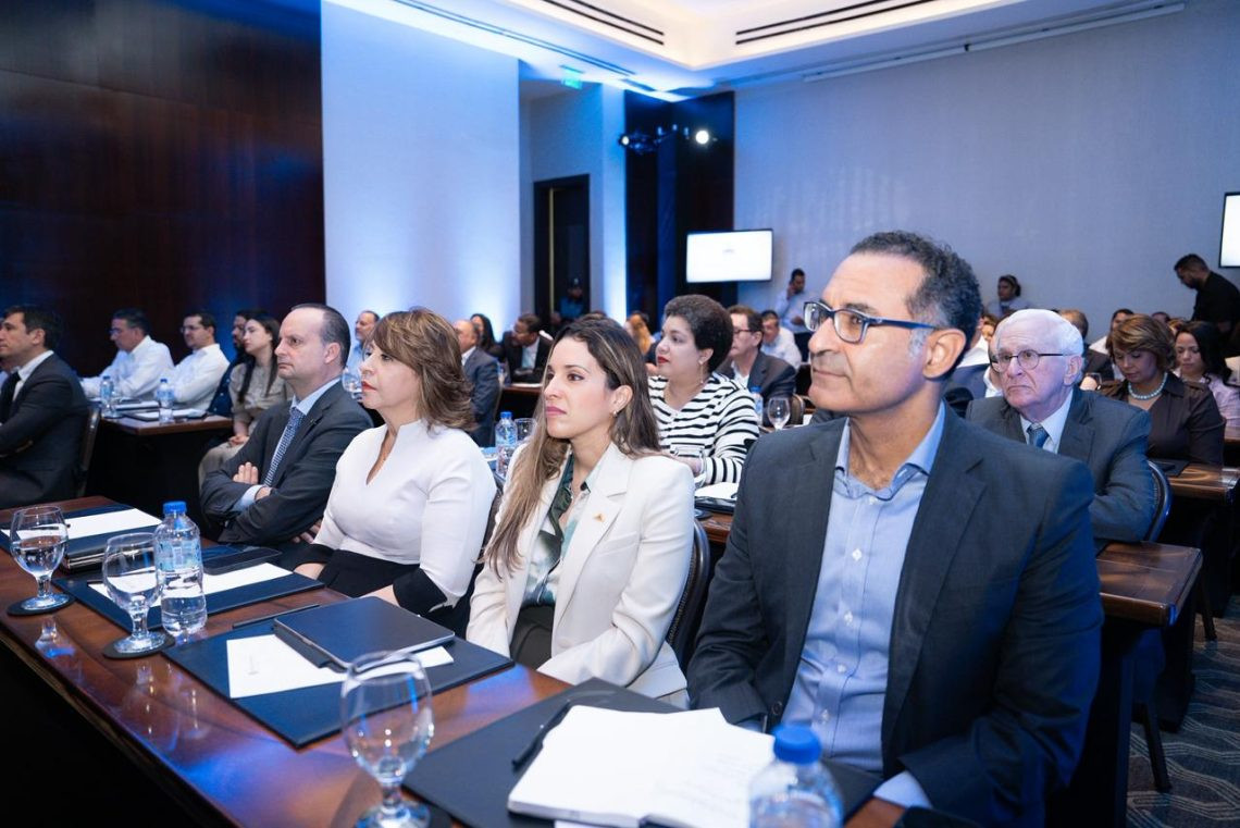 ECONOMISTAS BID Y MIVED 1140x761