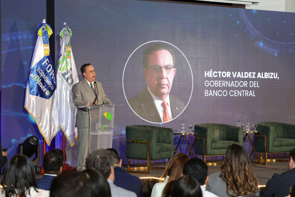 Hu00e9ctor Valdez Albizu, gobernador BC