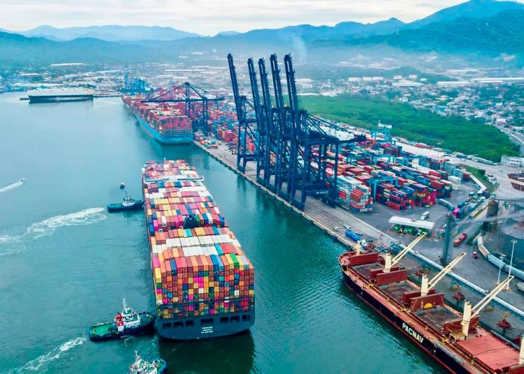 Puerto de manzanillo  750x536