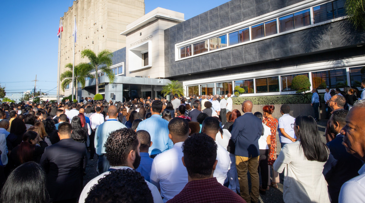 Colaboradores celebran que MHE llega a 181 anu0303os impulsando el desarrollo de las finanzas de Repuu0301blica Dominicana