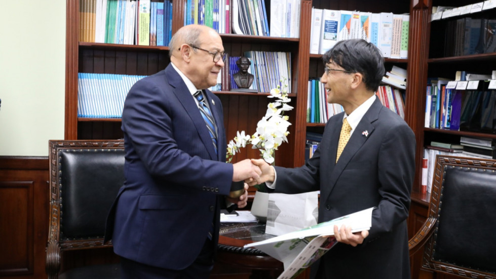 8abf23dd df39 47f3 b06e 27bd46adb349