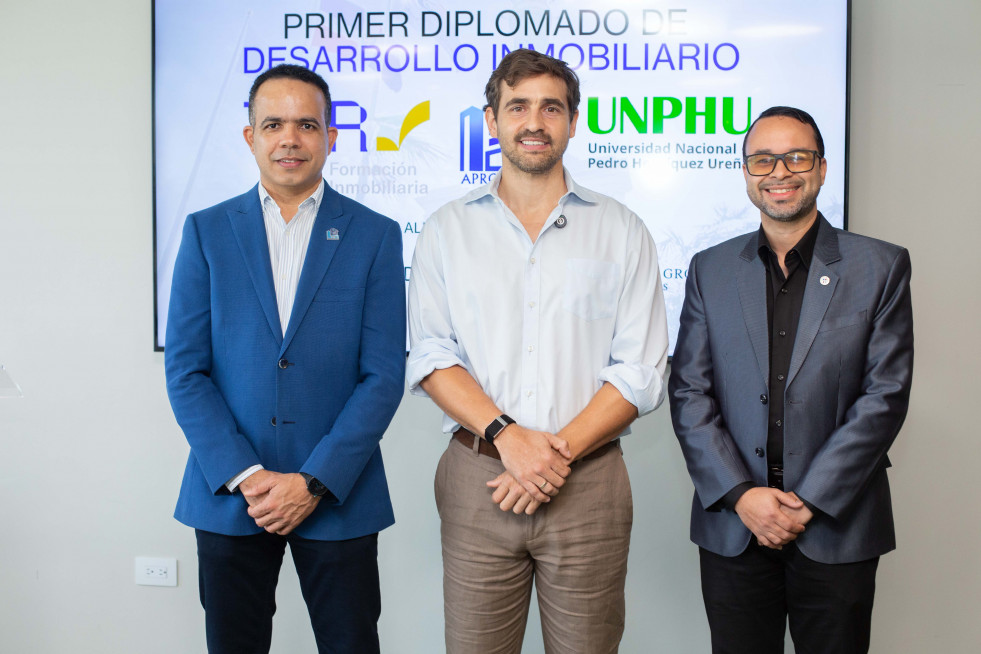 1 Sandy Rodríguez, Wayner Wheeler y Francisco José García Perdomo.