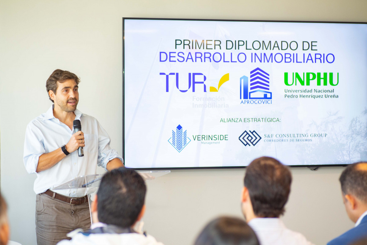 7 Wayner Wheeler, director académico de TUR.