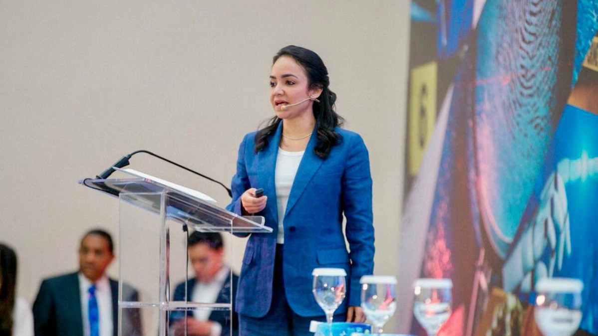 La ministra Faride Raful mediant