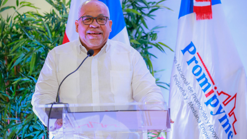 Entrega prestamos provincoa Hermanas Mirabal