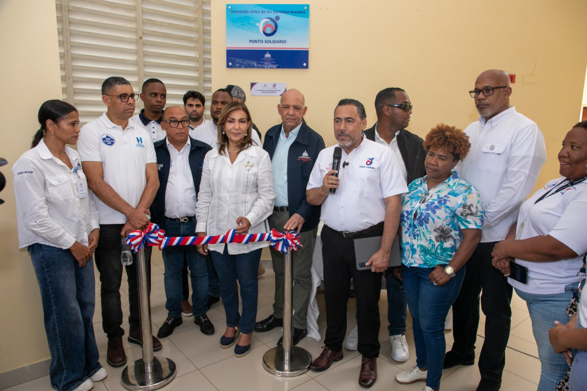 Gabinete de Polu00edtica Social realiza gran jornada de inclusiu00f3n social en Pedro Brand (3)