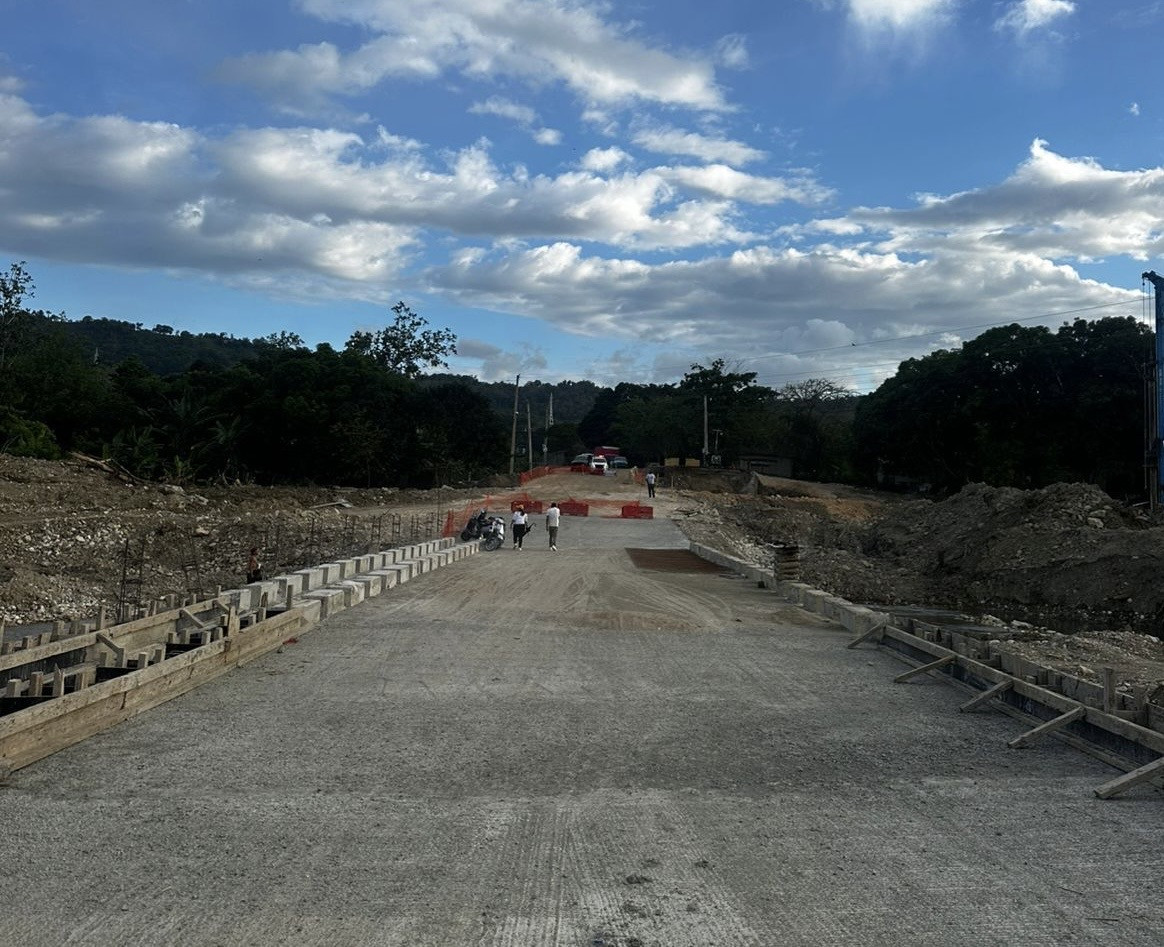 Obras Publicas avanza construccion de puente sobre rio Camu en Yasica