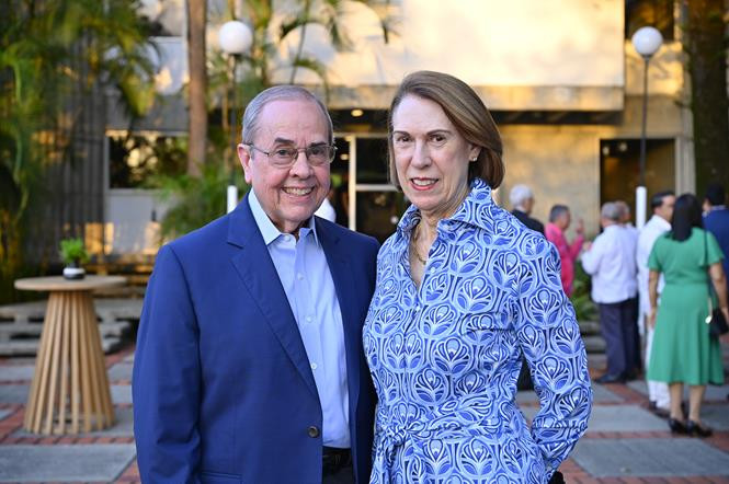 6 Andrés Gustavo Pastoriza y Teresita de Pastoriza. (Copy)