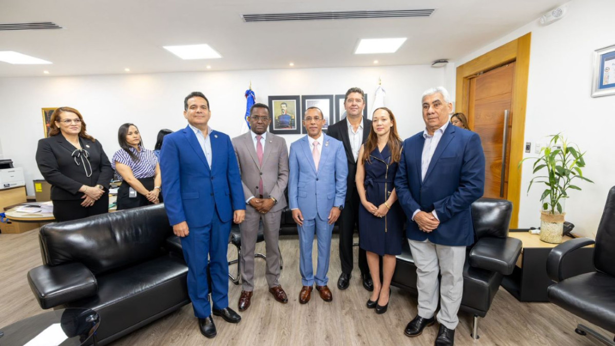 Visita de Roberto Pu00e9rez a Contraloru00eda