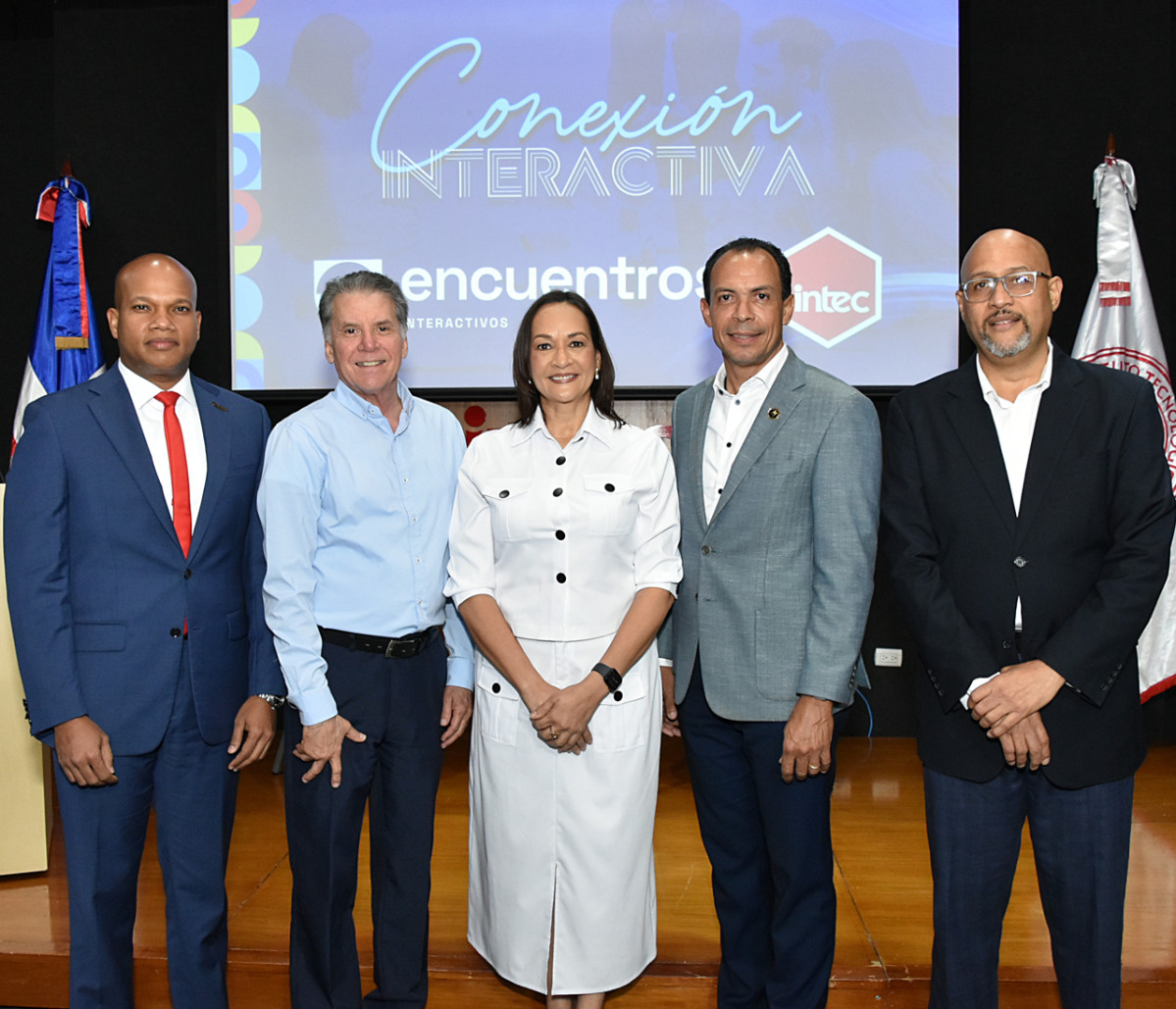 Foto Principal. Josu00e9 Miguel Otu00e1u00f1ez, Alfredo Padru00f3n, Lady Reyes, Cu00e9sar Cordero y Tony Arias Gil