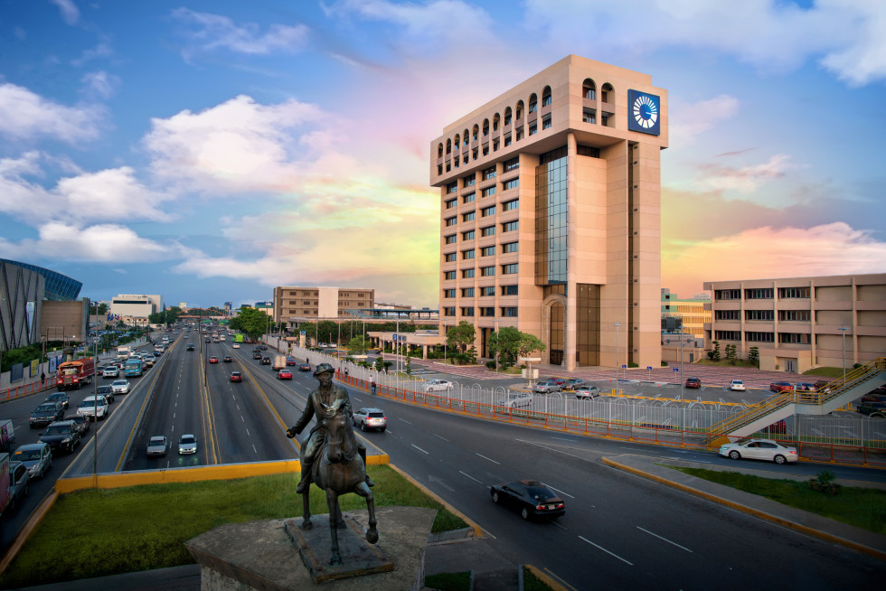BPD001. Torre Popular, sede del Banco Popular Dominicano.