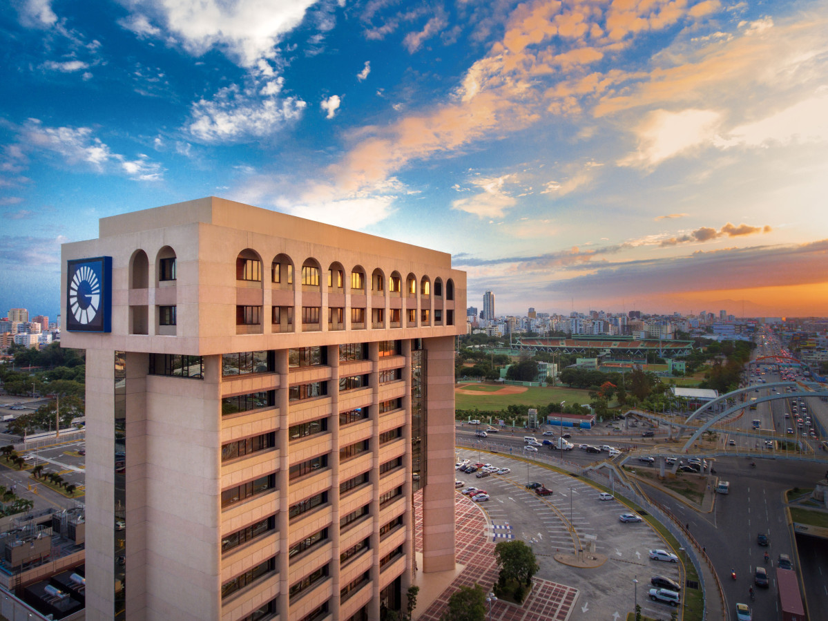 BPD 001 Torre Popular, sede del Banco Popular Dominicano.