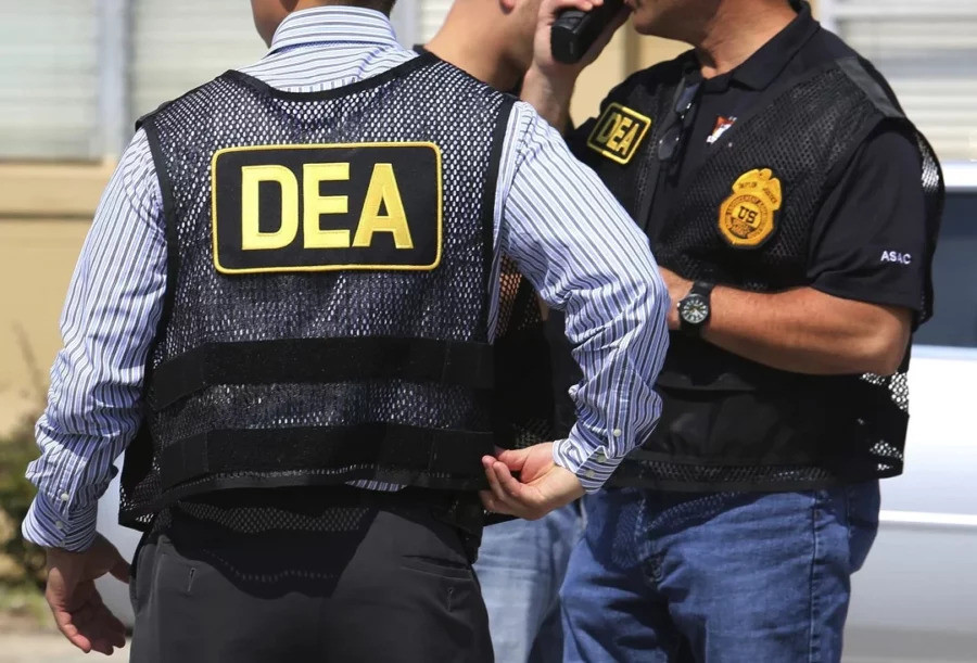Dea 900x611