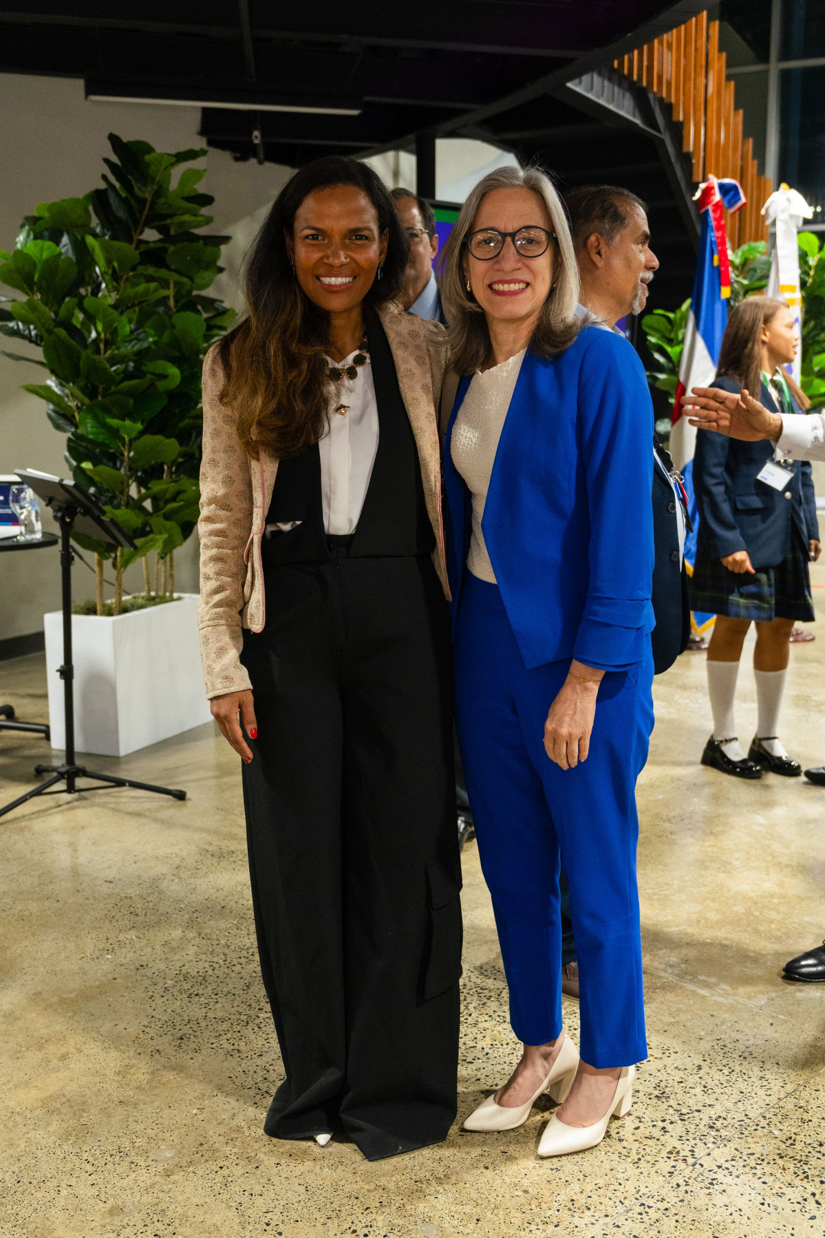 Milka Santana, CEO de Perfecto Labs, y Ancell Scheker viceministra de asuntos tu00e9cnicos de MINERD