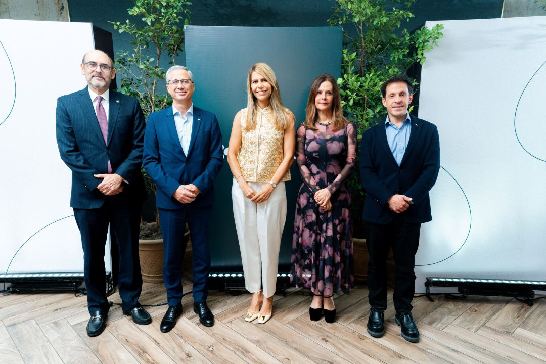 Roberto Despradel, Juan Carlos Carneiro, Gisselle Rohmer, Maria Clara Alviárez y Carlos Alberto Escotet